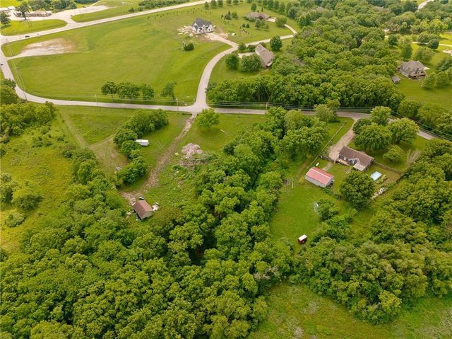 700 E 171ST Street, Loch Lloyd, MO 64012