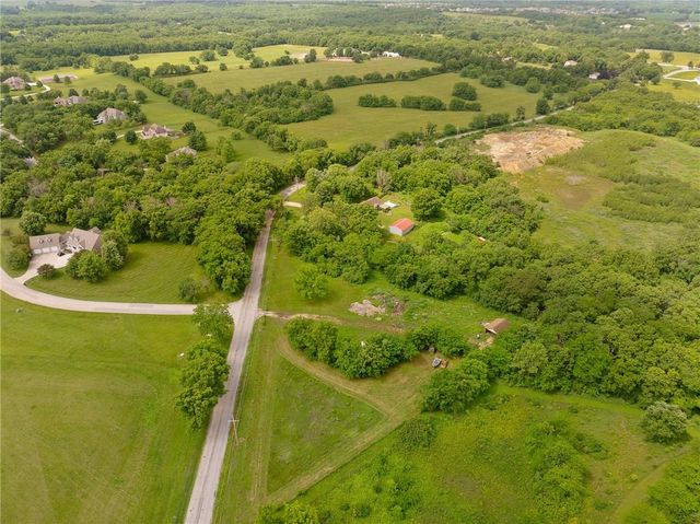 700 E 171ST Street, Loch Lloyd, MO 64012