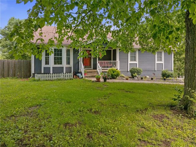 700 E 171ST Street, Loch Lloyd, MO 64012
