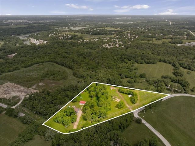 700 E 171ST Street, Loch Lloyd, MO 64012