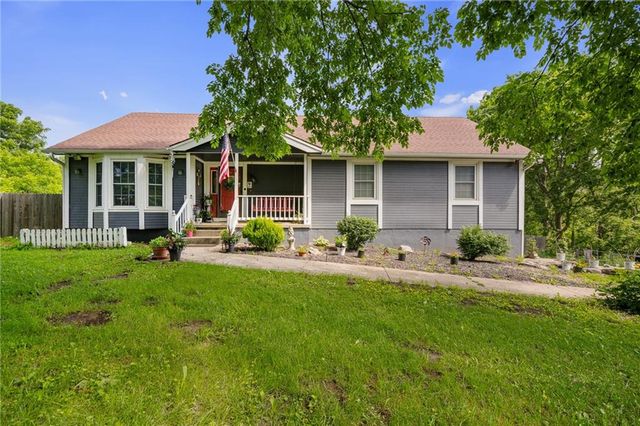 700 E 171ST Street, Loch Lloyd, MO 64012