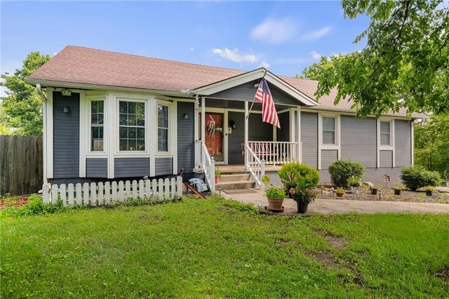 700 E 171ST Street, Loch Lloyd, MO 64012