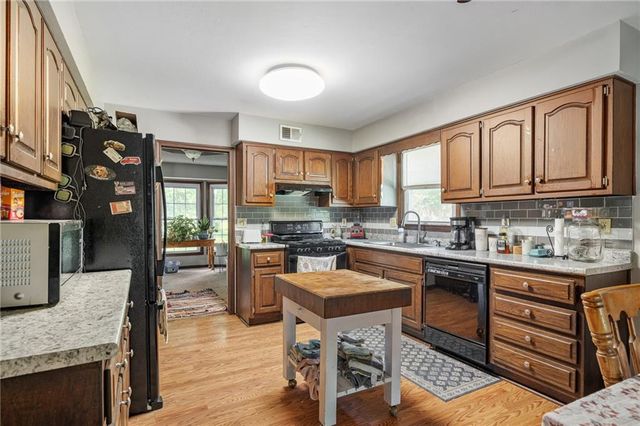 700 E 171ST Street, Loch Lloyd, MO 64012