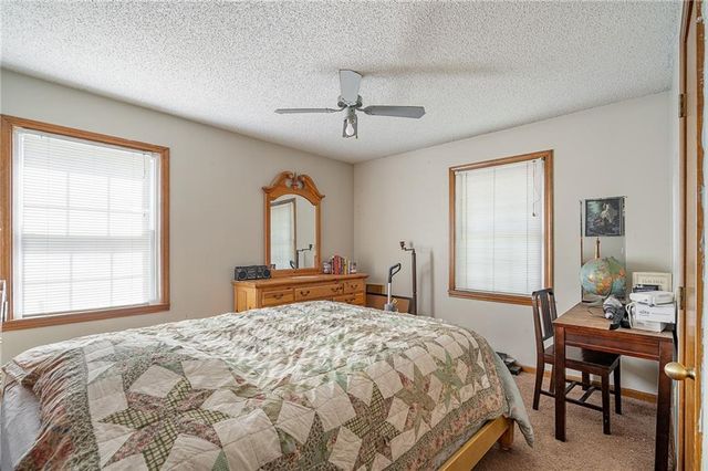 700 E 171ST Street, Loch Lloyd, MO 64012