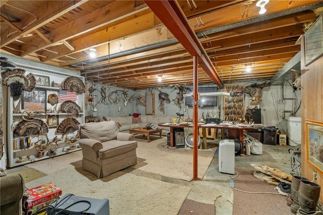 700 E 171ST Street, Loch Lloyd, MO 64012