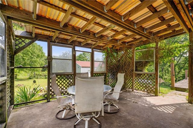 700 E 171ST Street, Loch Lloyd, MO 64012