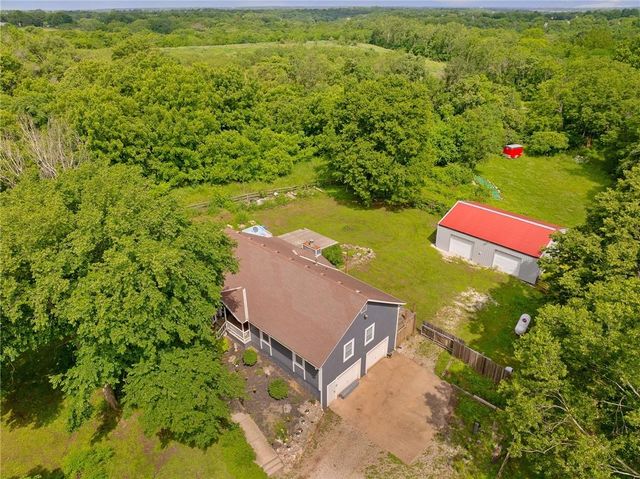 700 E 171ST Street, Loch Lloyd, MO 64012