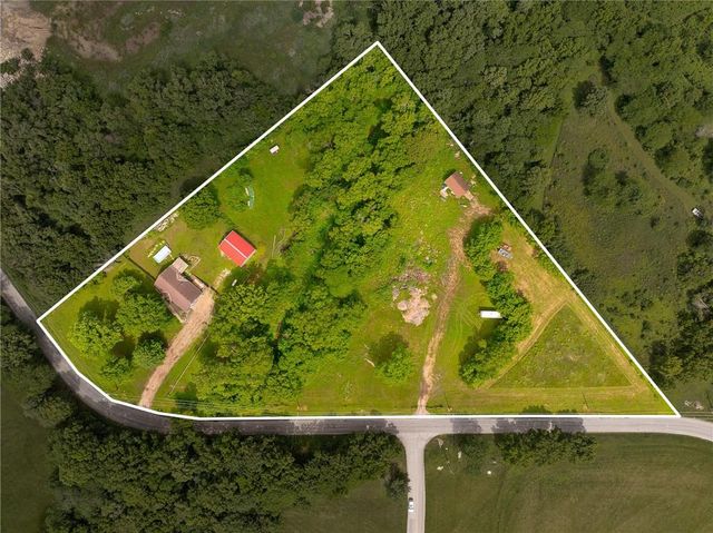 700 E 171ST Street, Loch Lloyd, MO 64012
