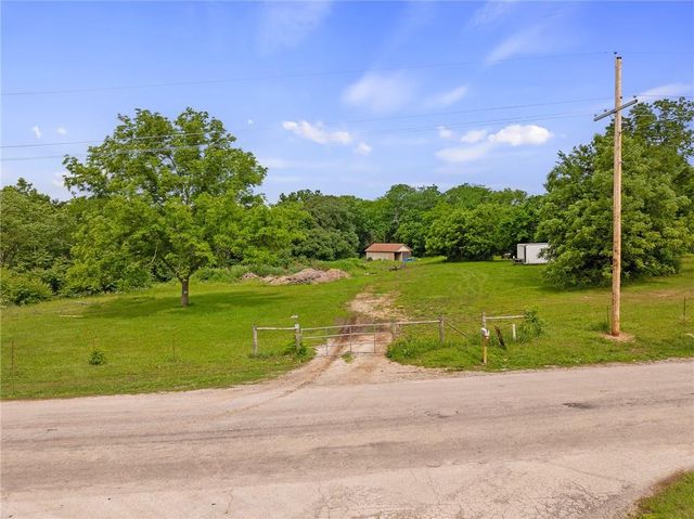 700 E 171ST Street, Loch Lloyd, MO 64012