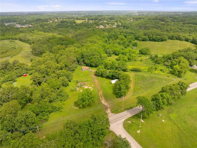 700 E 171ST Street, Loch Lloyd, MO 64012