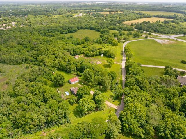700 E 171ST Street, Loch Lloyd, MO 64012