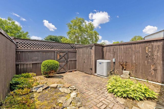 2438 Hardesty Drive S, Columbus, OH 43204
