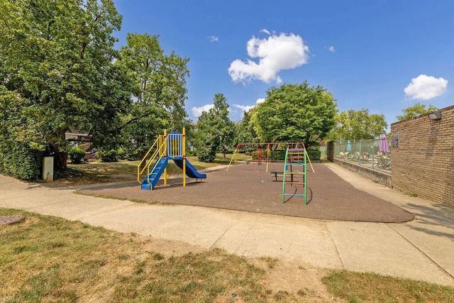 2438 Hardesty Drive S, Columbus, OH 43204