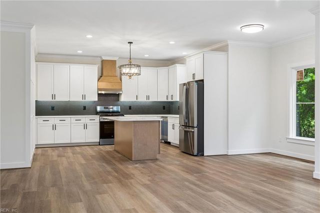 50 Forrest RD, Poquoson, VA 23662