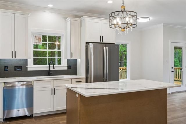 50 Forrest RD, Poquoson, VA 23662
