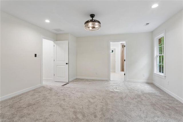 50 Forrest RD, Poquoson, VA 23662