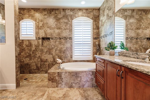 133 SW 54th TER, Cape Coral, FL 33914