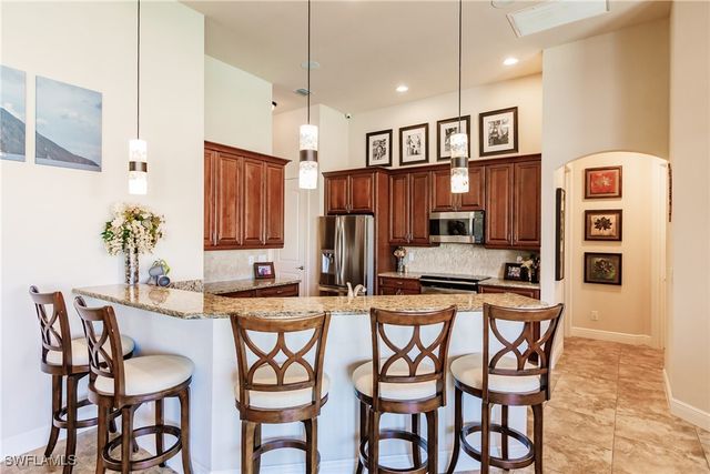 133 SW 54th TER, Cape Coral, FL 33914