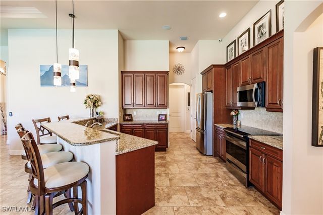 133 SW 54th TER, Cape Coral, FL 33914