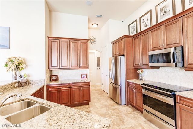 133 SW 54th TER, Cape Coral, FL 33914