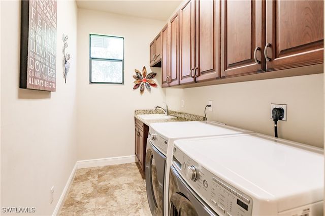 133 SW 54th TER, Cape Coral, FL 33914