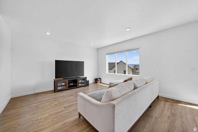 8726 W MINERAL DR, Magna, UT 84044