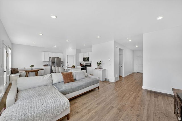 8726 W MINERAL DR, Magna, UT 84044