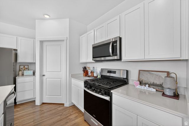 8726 W MINERAL DR, Magna, UT 84044