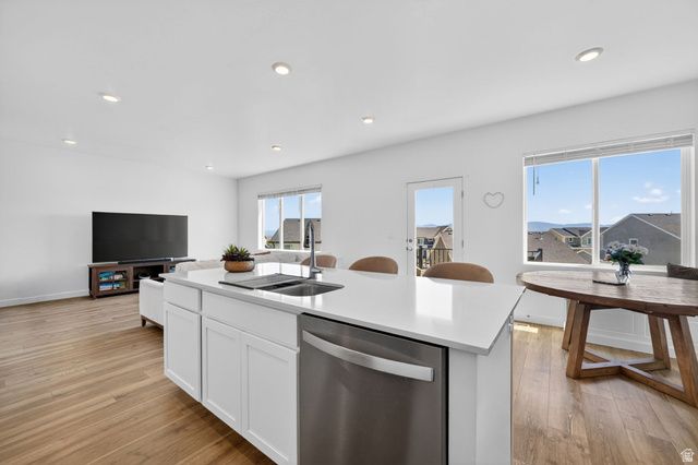 8726 W MINERAL DR, Magna, UT 84044