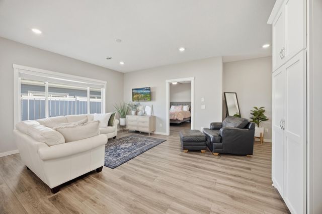 660 Voyager Drive, Alexandria, MN 56308