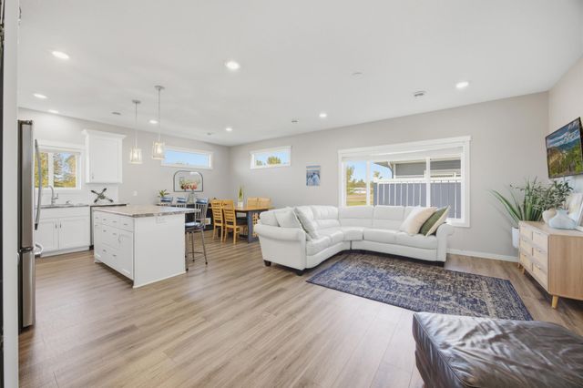 660 Voyager Drive, Alexandria, MN 56308