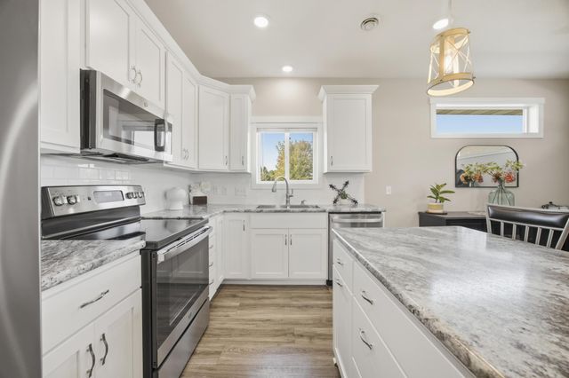 660 Voyager Drive, Alexandria, MN 56308