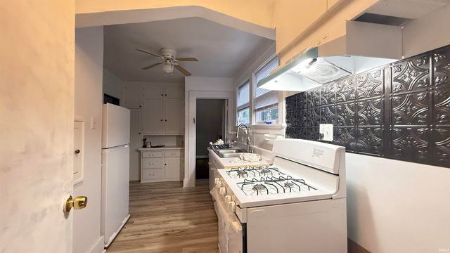 2820 Radcliffe Drive, Fort Wayne, IN 46806