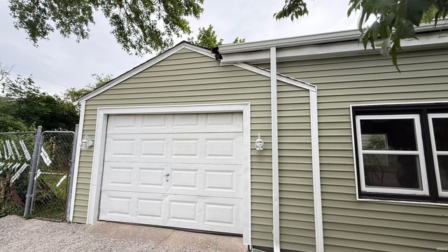 2820 Radcliffe Drive, Fort Wayne, IN 46806