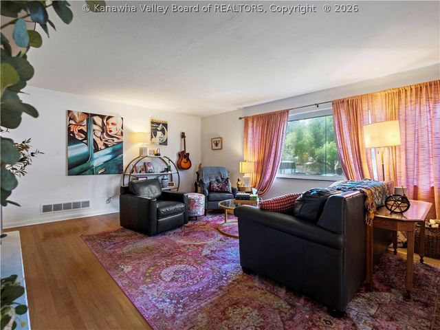 1402 Grishaber Street, South Charleston, WV 25303