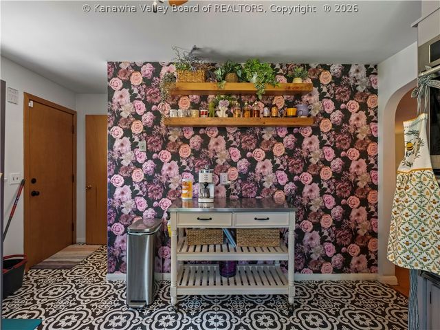 1402 Grishaber Street, South Charleston, WV 25303
