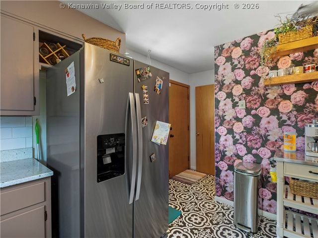 1402 Grishaber Street, South Charleston, WV 25303