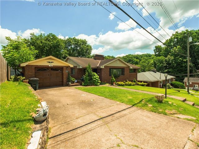 1402 Grishaber Street, South Charleston, WV 25303
