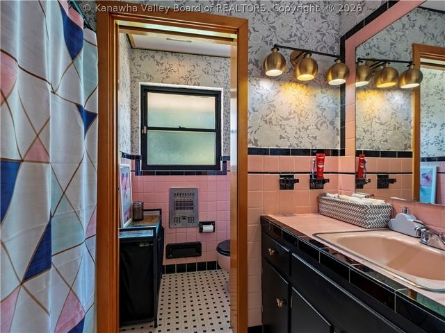 1402 Grishaber Street, South Charleston, WV 25303