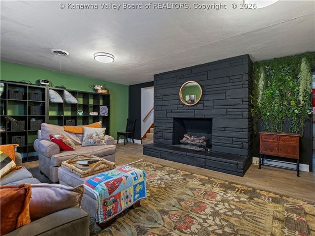 1402 Grishaber Street, South Charleston, WV 25303