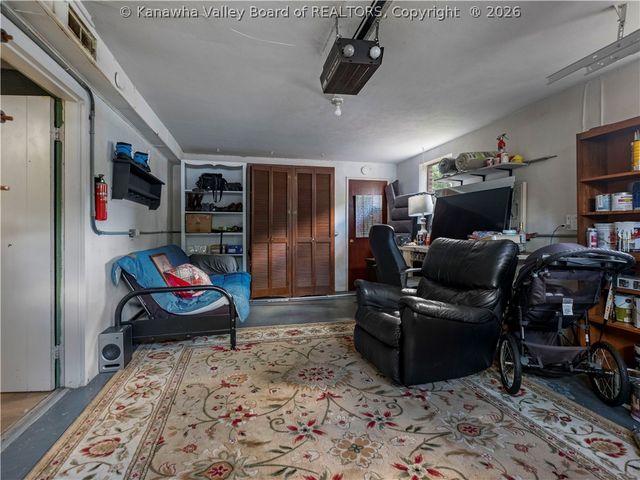 1402 Grishaber Street, South Charleston, WV 25303