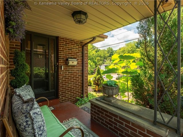 1402 Grishaber Street, South Charleston, WV 25303