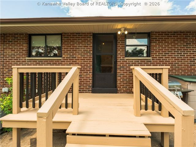 1402 Grishaber Street, South Charleston, WV 25303