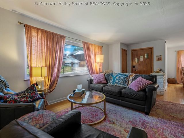 1402 Grishaber Street, South Charleston, WV 25303