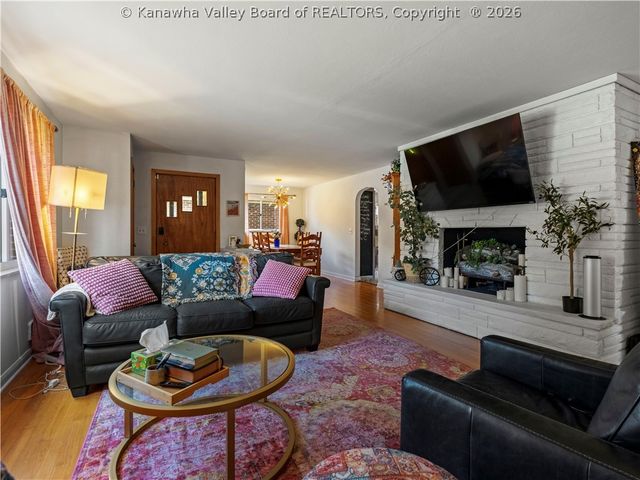 1402 Grishaber Street, South Charleston, WV 25303