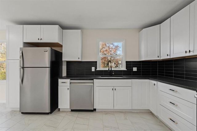 6016 E 107th Terrace, Kansas City, MO 64134