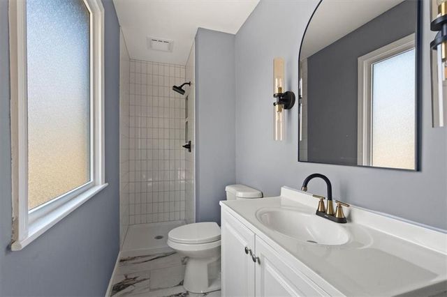 6016 E 107th Terrace, Kansas City, MO 64134