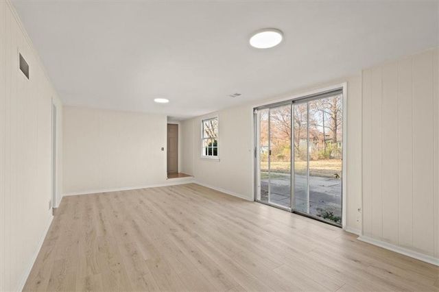 6016 E 107th Terrace, Kansas City, MO 64134