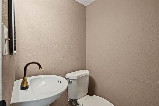 6016 E 107th Terrace, Kansas City, MO 64134