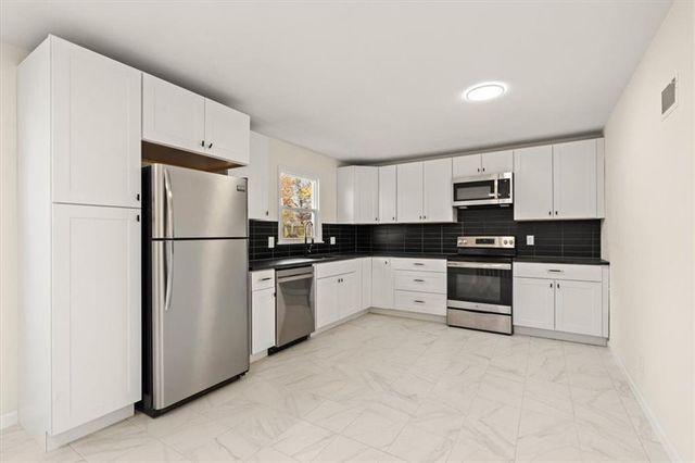 6016 E 107th Terrace, Kansas City, MO 64134